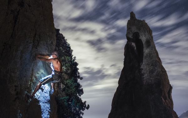 A guy does climbing